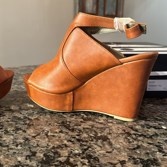 Michael Antonio cognac wedge peep toe NIB 7.5 - Picture 6 of 11